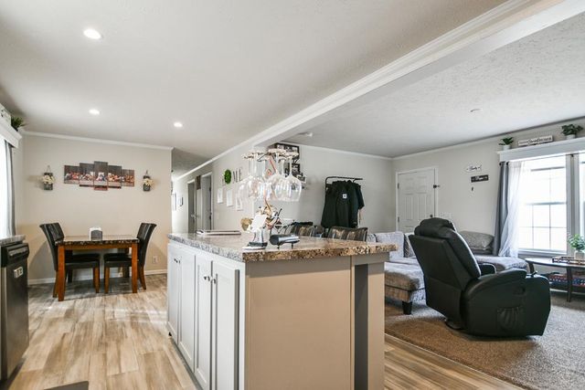 1374 Birchview Drive, Maplewood, MN 55119