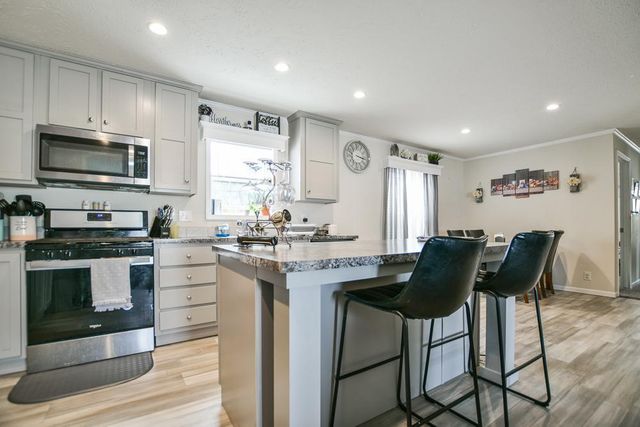 1374 Birchview Drive, Maplewood, MN 55119