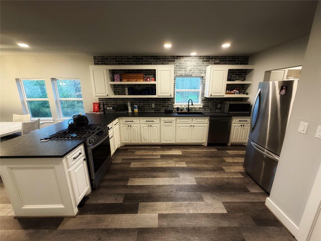 12705 County Road 232, Centerville, TX 75833