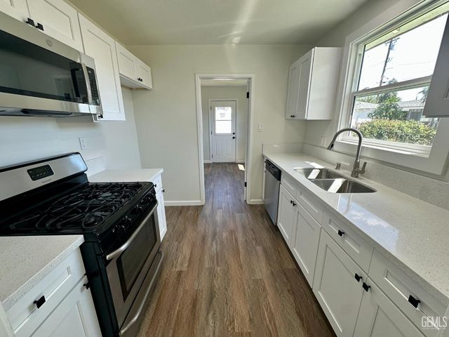 1217 Crawford Street, Bakersfield, CA 93305