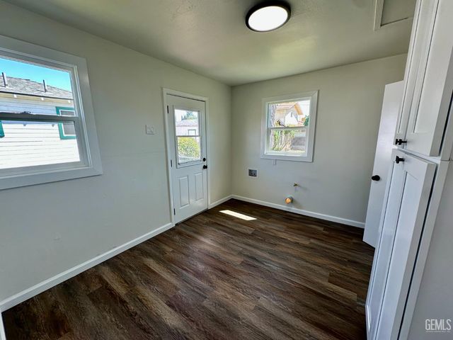 1217 Crawford Street, Bakersfield, CA 93305