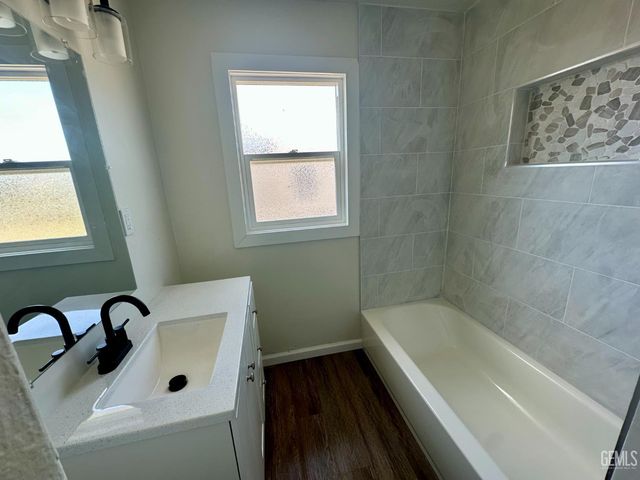 1217 Crawford Street, Bakersfield, CA 93305