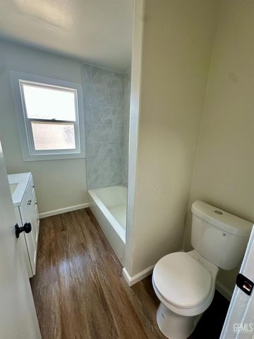 1217 Crawford Street, Bakersfield, CA 93305