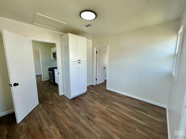 1217 Crawford Street, Bakersfield, CA 93305