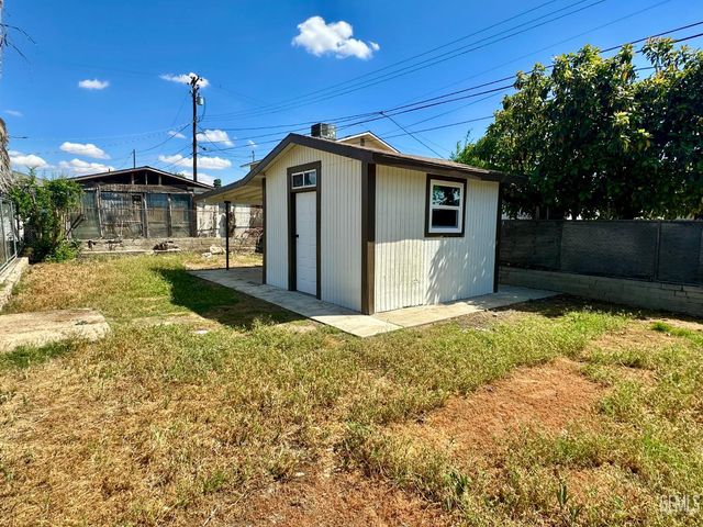 1217 Crawford Street, Bakersfield, CA 93305