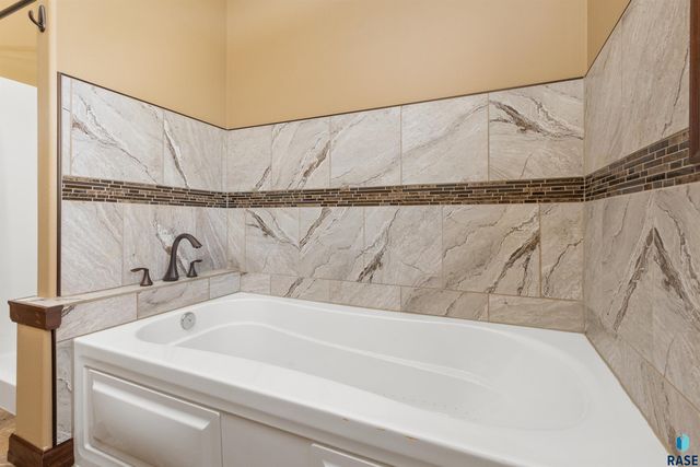 1862 135th St Street, Larchwood, IA 51241