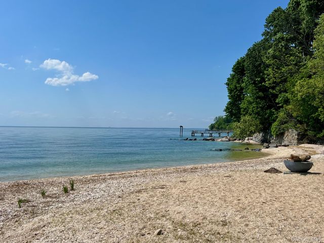 3 Seaforth Lane, Lloyd Harbor, NY 11743