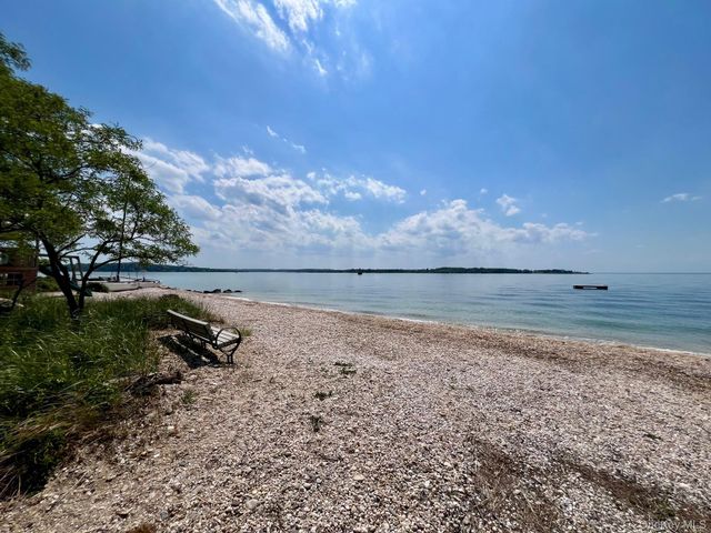 3 Seaforth Lane, Lloyd Harbor, NY 11743