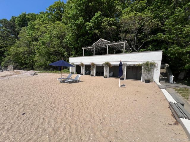 3 Seaforth Lane, Lloyd Harbor, NY 11743