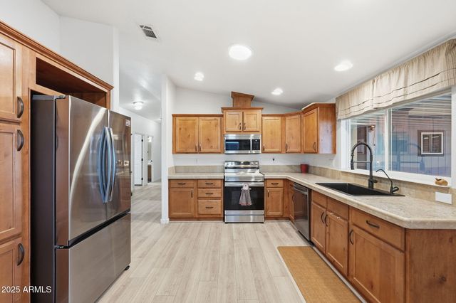 2263 N TREKELL Road 141, Casa Grande, AZ 85122