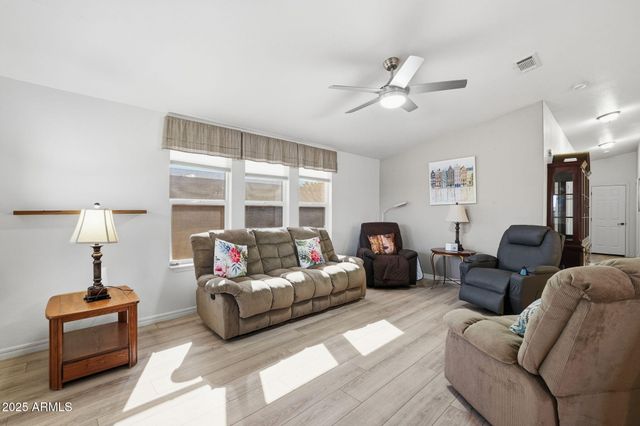 2263 N TREKELL Road 141, Casa Grande, AZ 85122