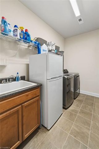 4364 Rockledge Lane, Thomasville, NC 27360
