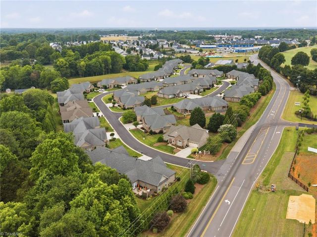 4364 Rockledge Lane, Thomasville, NC 27360