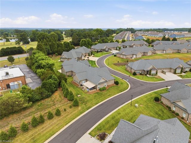 4364 Rockledge Lane, Thomasville, NC 27360