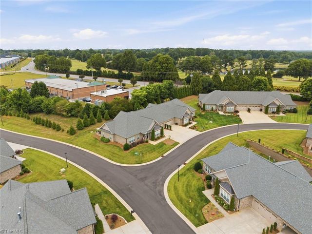 4364 Rockledge Lane, Thomasville, NC 27360