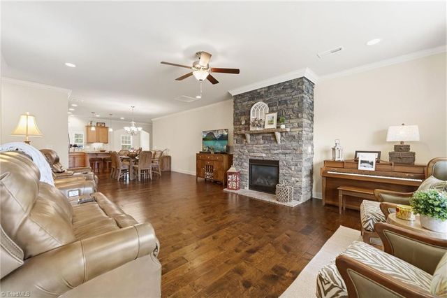 4364 Rockledge Lane, Thomasville, NC 27360