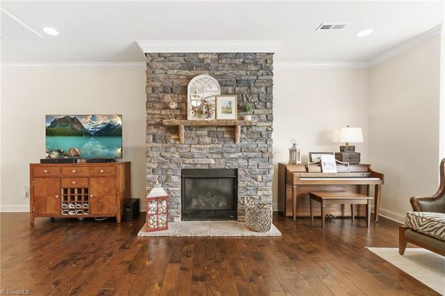 4364 Rockledge Lane, Thomasville, NC 27360