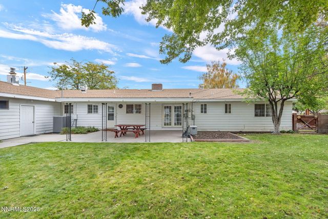 307 S California Street, Yerington, NV 89447