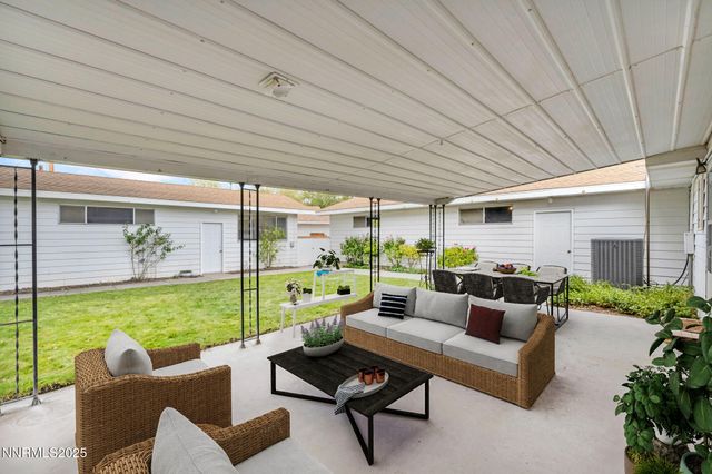 307 S California Street, Yerington, NV 89447