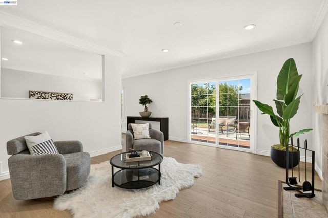 32526 Jacklynn Dr, Union City, CA 94587