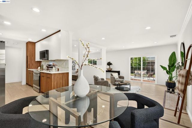 32526 Jacklynn Dr, Union City, CA 94587