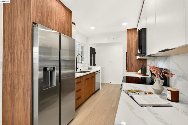 32526 Jacklynn Dr, Union City, CA 94587