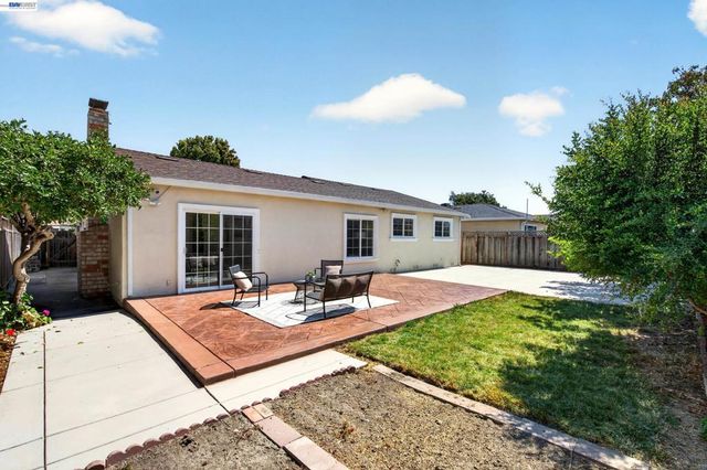 32526 Jacklynn Dr, Union City, CA 94587