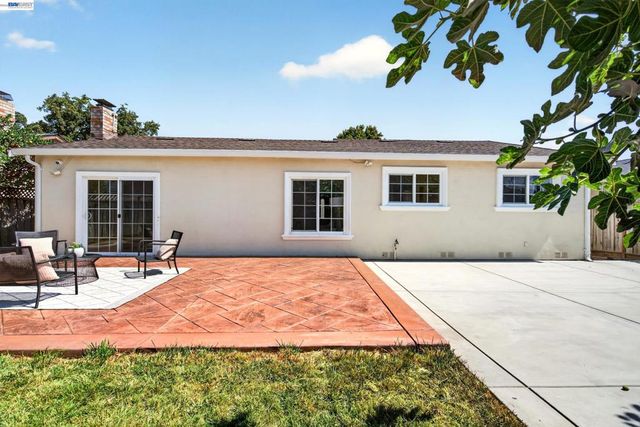 32526 Jacklynn Dr, Union City, CA 94587