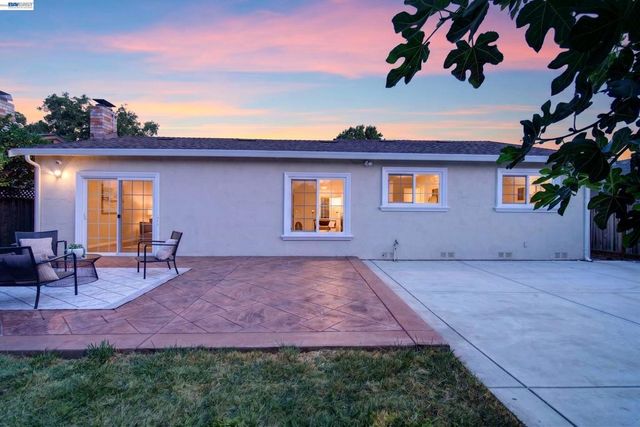 32526 Jacklynn Dr, Union City, CA 94587