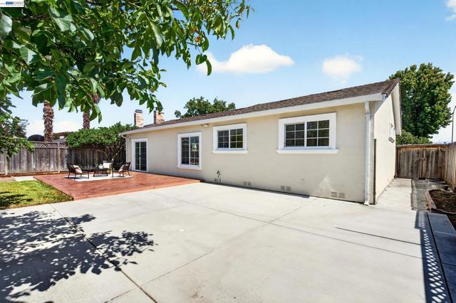 32526 Jacklynn Dr, Union City, CA 94587