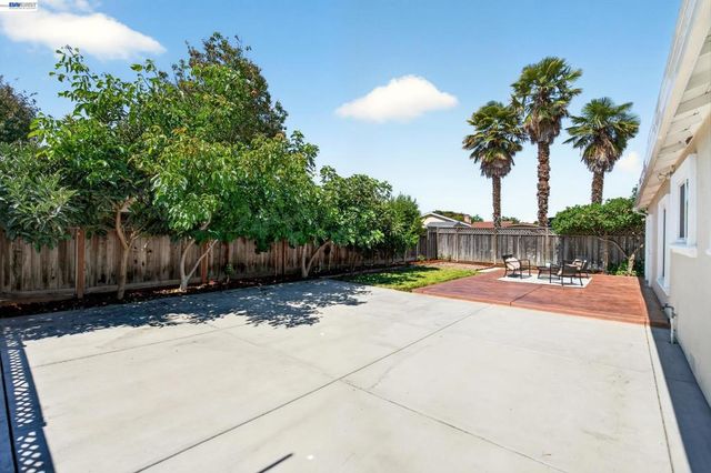 32526 Jacklynn Dr, Union City, CA 94587
