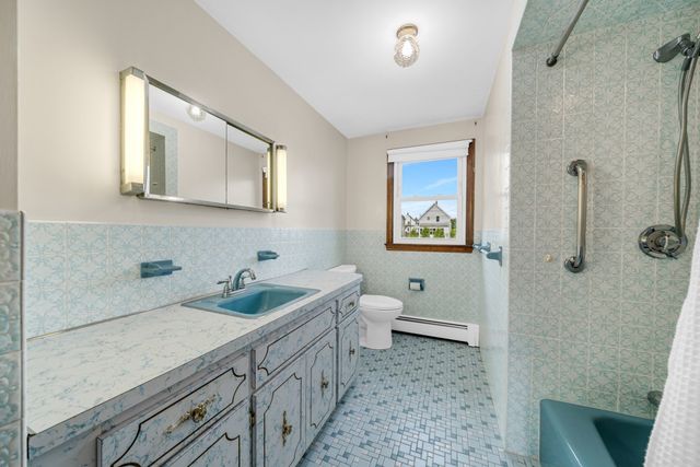 32 Robert Rd, Revere, MA 02151