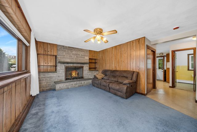 32 Robert Rd, Revere, MA 02151