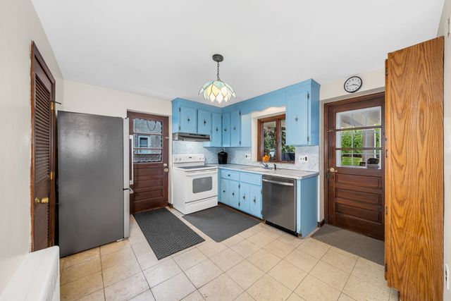 32 Robert Rd, Revere, MA 02151