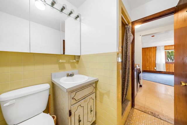 32 Robert Rd, Revere, MA 02151
