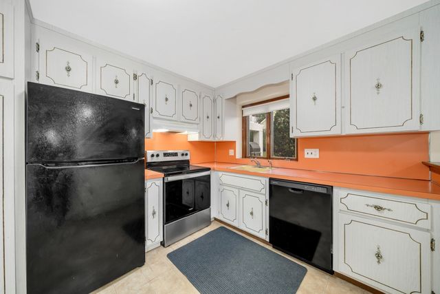 32 Robert Rd, Revere, MA 02151
