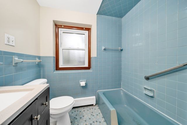 32 Robert Rd, Revere, MA 02151