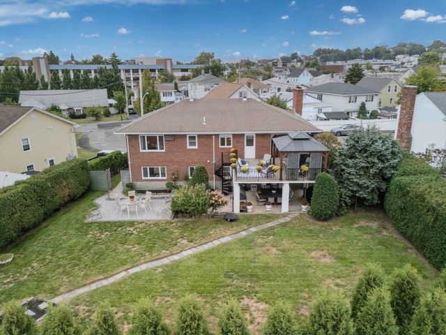 32 Robert Rd, Revere, MA 02151