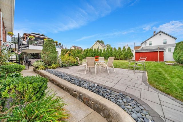 32 Robert Rd, Revere, MA 02151
