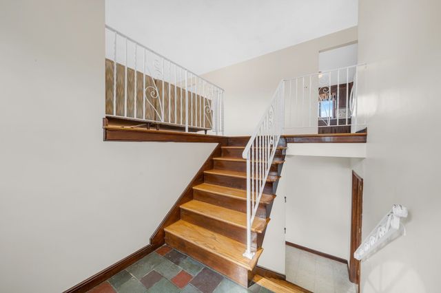 32 Robert Rd, Revere, MA 02151
