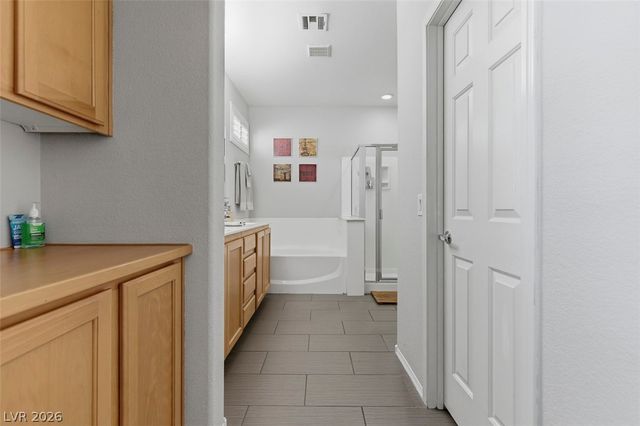 8375 Aspen Village Street, Las Vegas, NV 89113