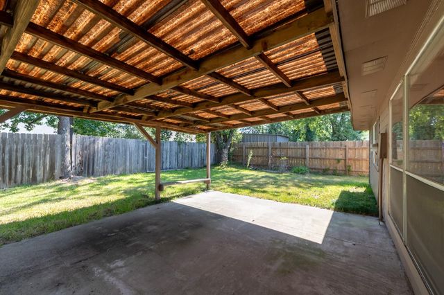 8603 Forest Point Drive, Humble, TX 77338