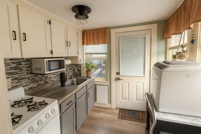 118 Truro St, New Bedford, MA 02745