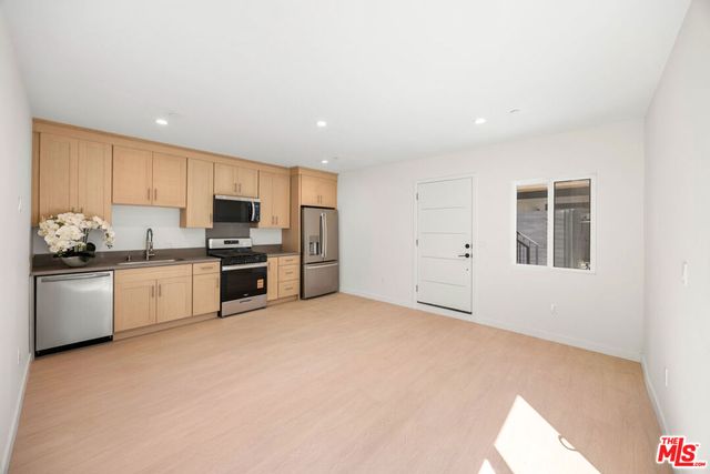 2621 Veteran Avenue, Los Angeles, CA 90064