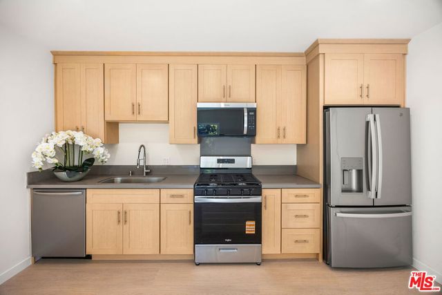 2621 Veteran Avenue, Los Angeles, CA 90064