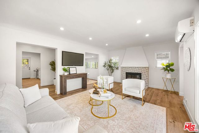 2621 Veteran Avenue, Los Angeles, CA 90064