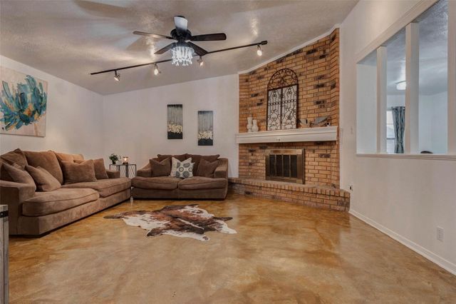 6724 Pickett Drive, Richmond, TX 77469