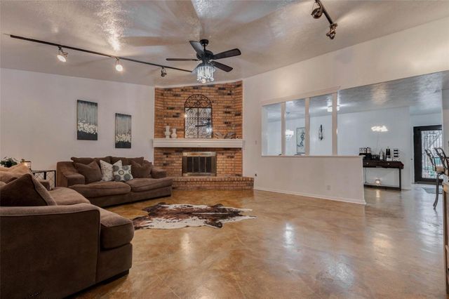 6724 Pickett Drive, Richmond, TX 77469