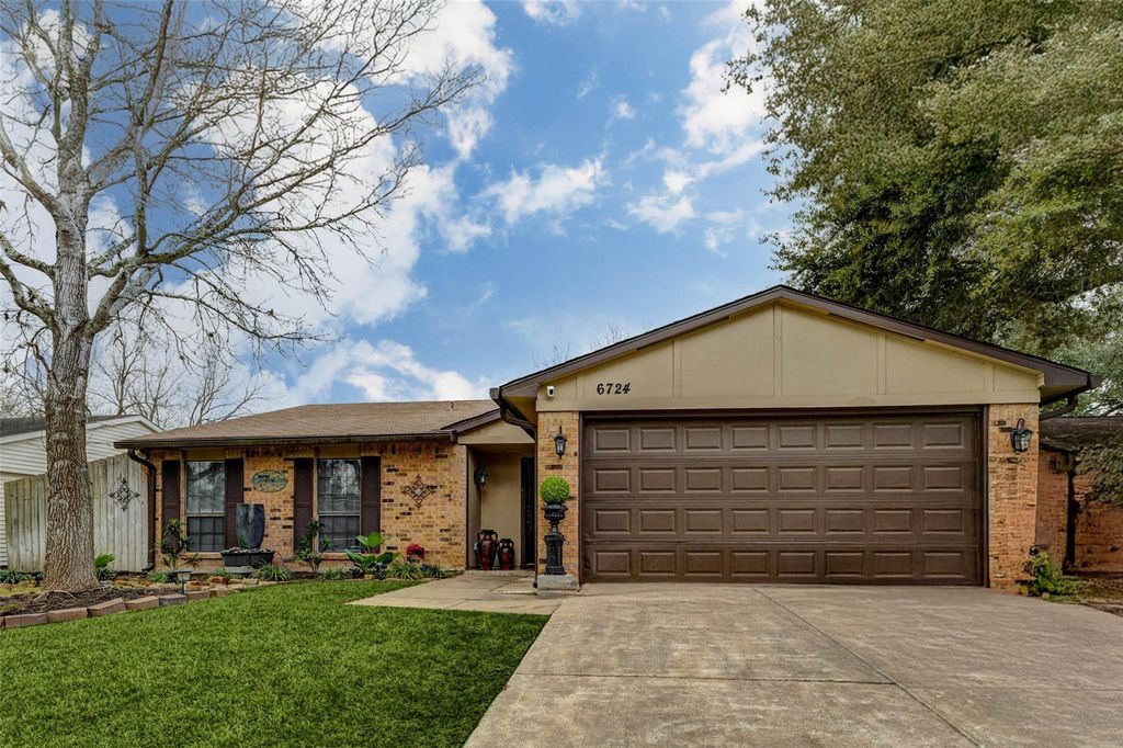 6724 Pickett Drive, Richmond, TX 77469