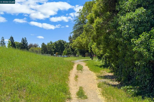 1380 Julia Ln, Concord, CA 94519